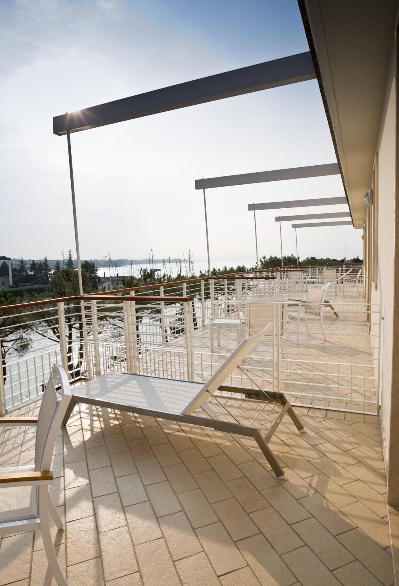Hotel Acquadolce Peschiera del Garda Bagian luar foto