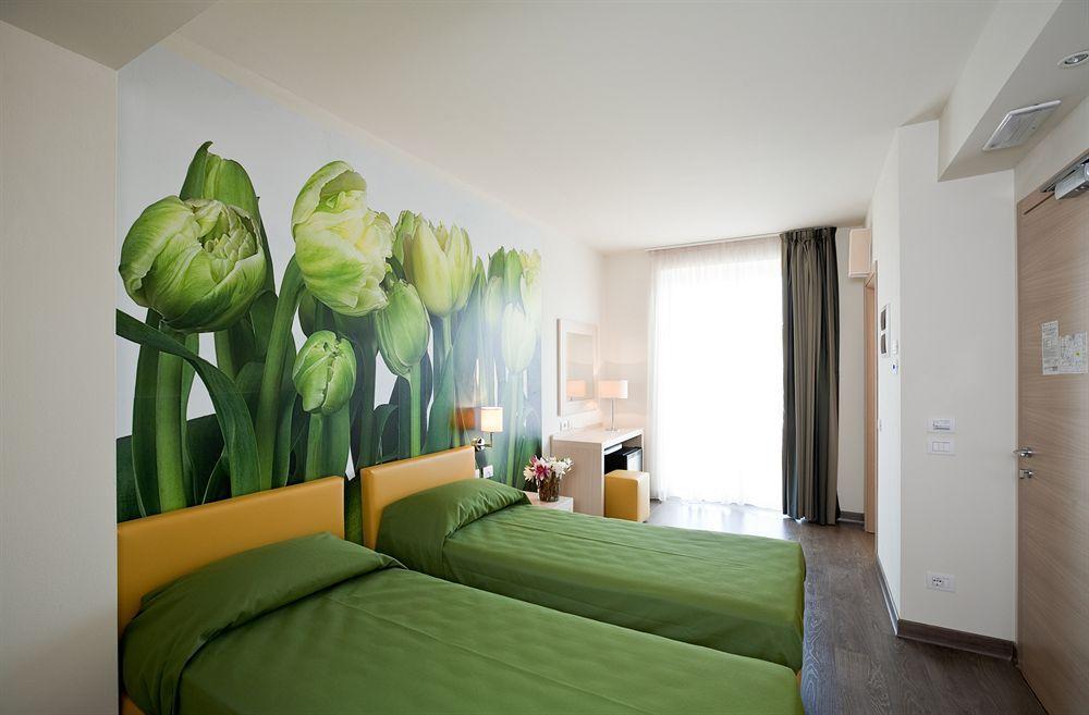 Hotel Acquadolce Peschiera del Garda Bagian luar foto
