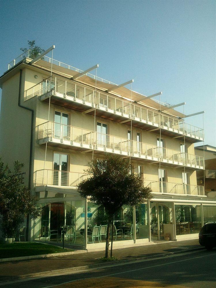 Hotel Acquadolce Peschiera del Garda Bagian luar foto