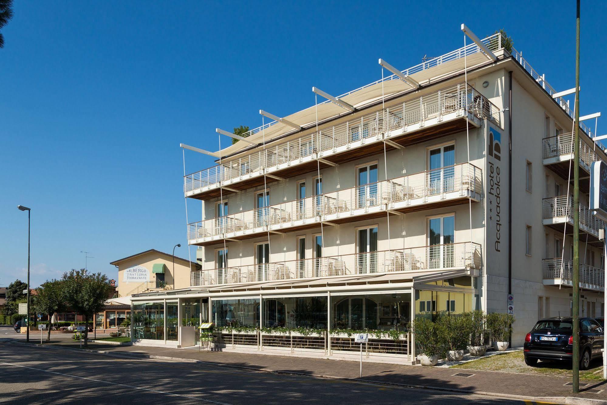 Hotel Acquadolce Peschiera del Garda Bagian luar foto