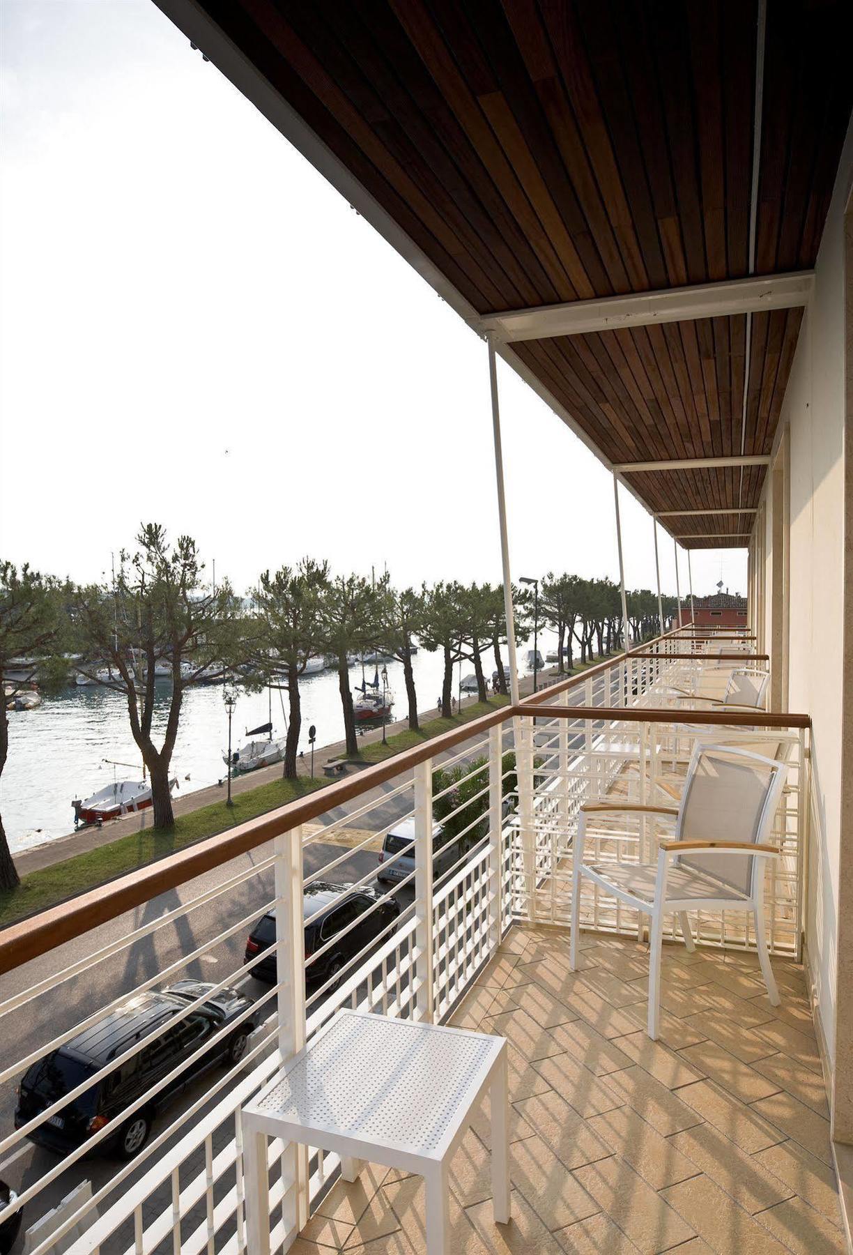 Hotel Acquadolce Peschiera del Garda Bagian luar foto