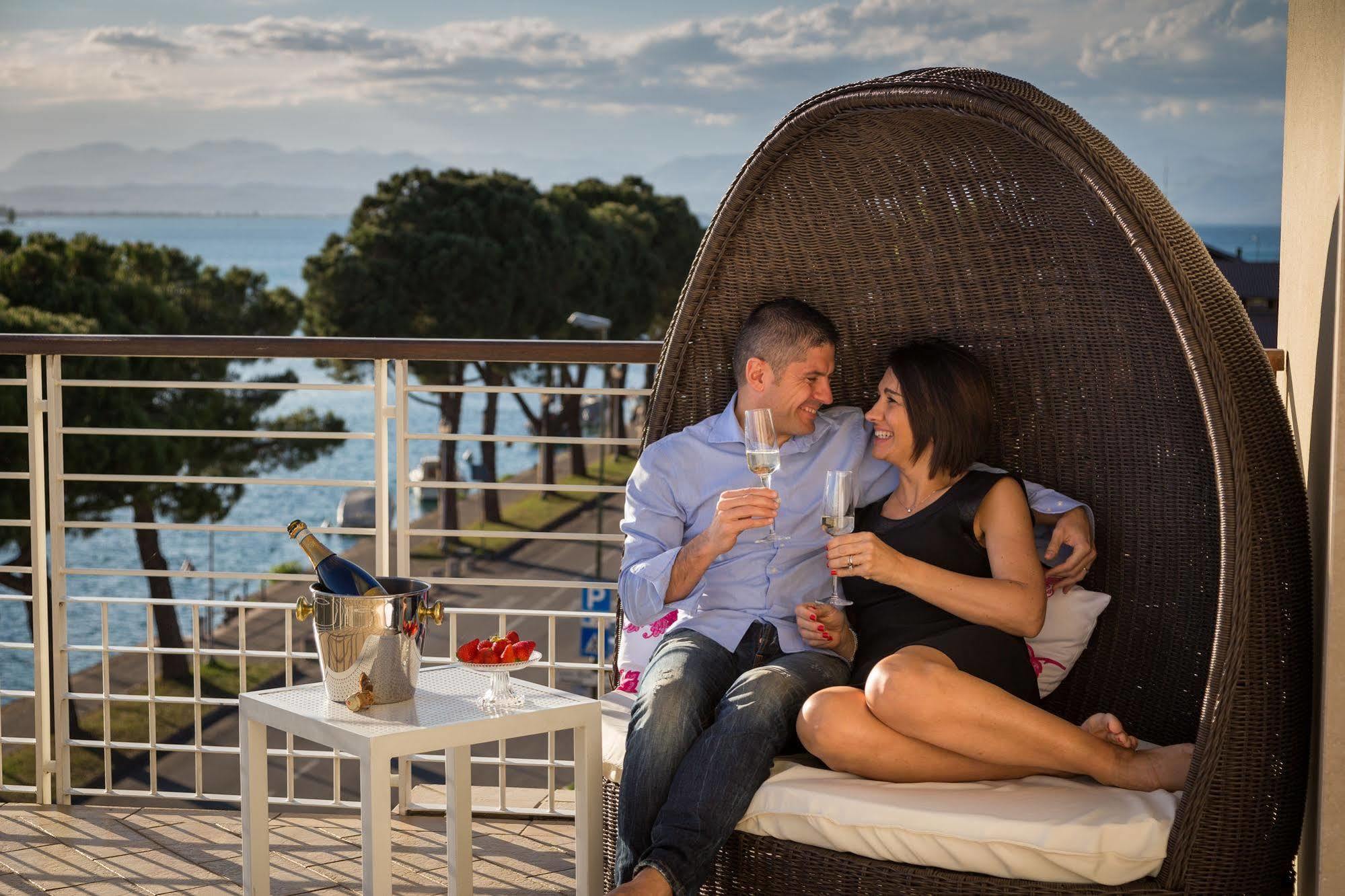 Hotel Acquadolce Peschiera del Garda Bagian luar foto