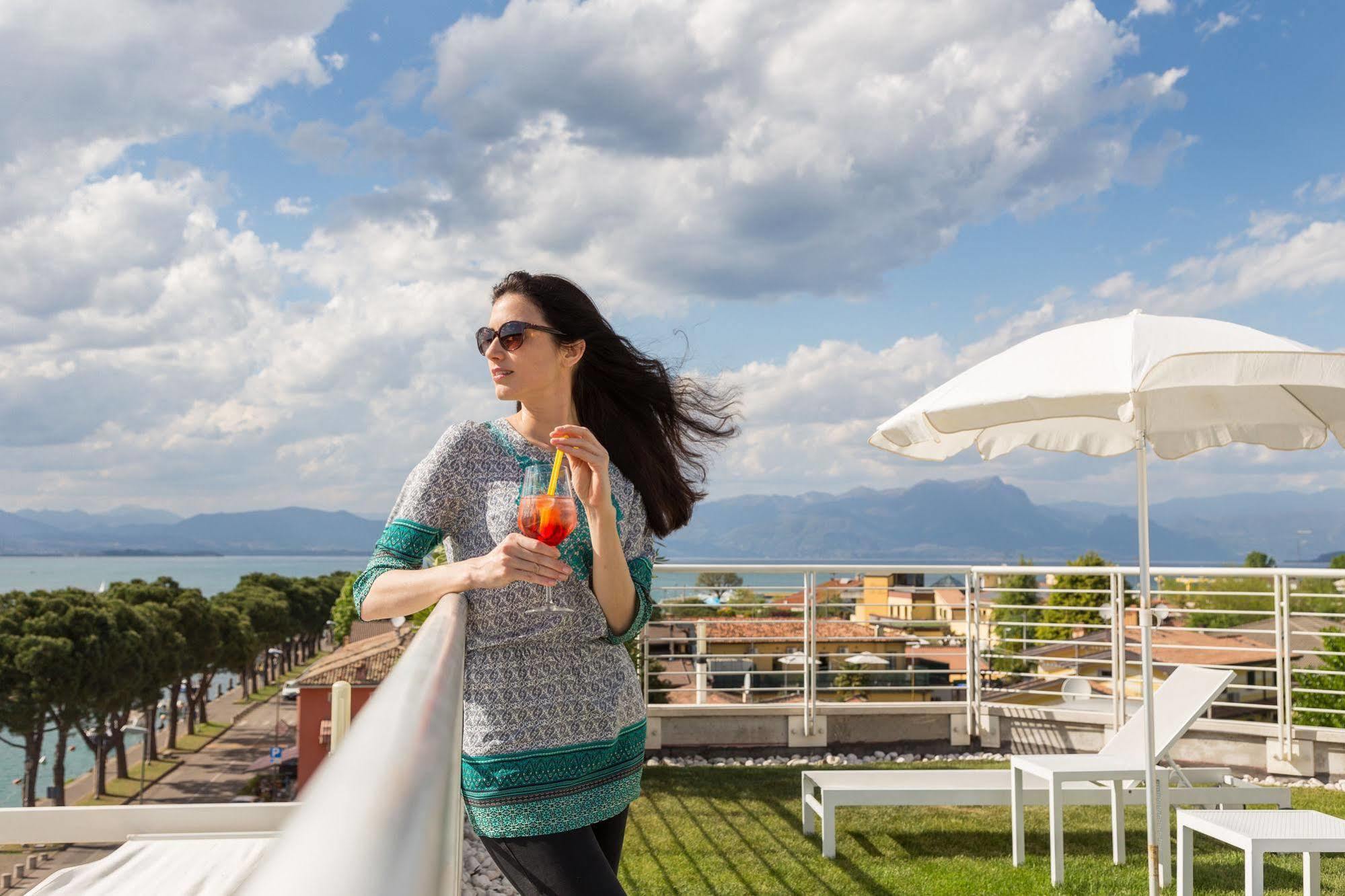 Hotel Acquadolce Peschiera del Garda Bagian luar foto