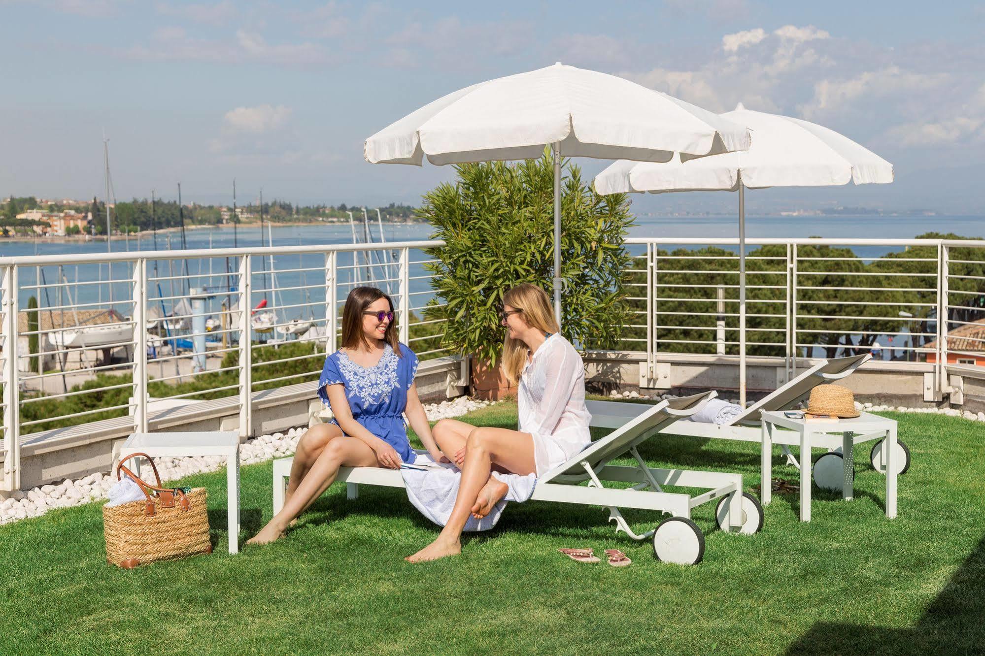 Hotel Acquadolce Peschiera del Garda Bagian luar foto