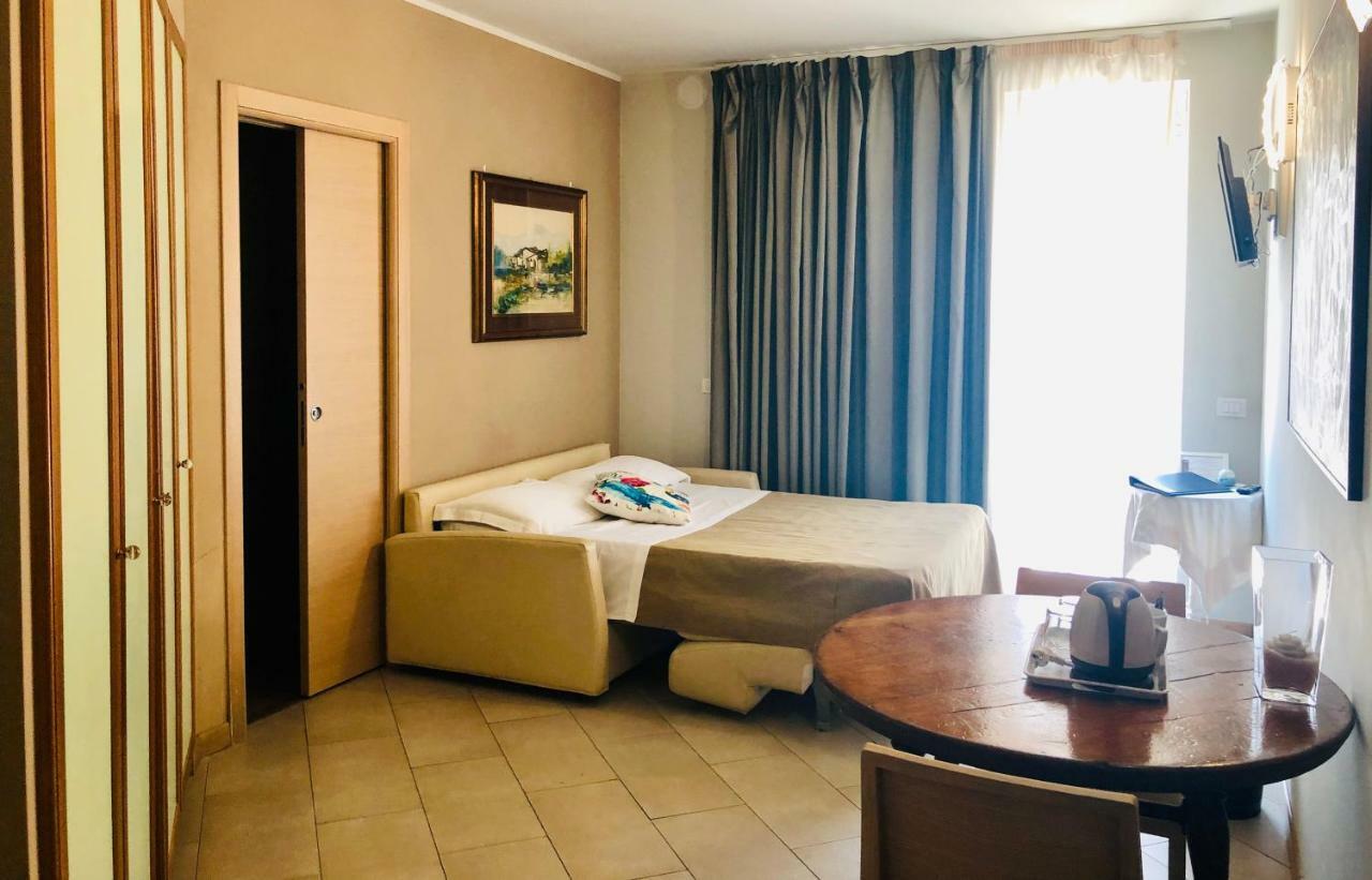 Hotel Acquadolce Peschiera del Garda Bagian luar foto